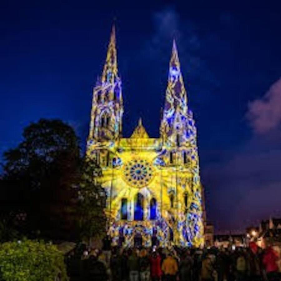 Coeur De Ville, Calme, Spacieux,Parking Et Wifi ! Chartres Exterior photo